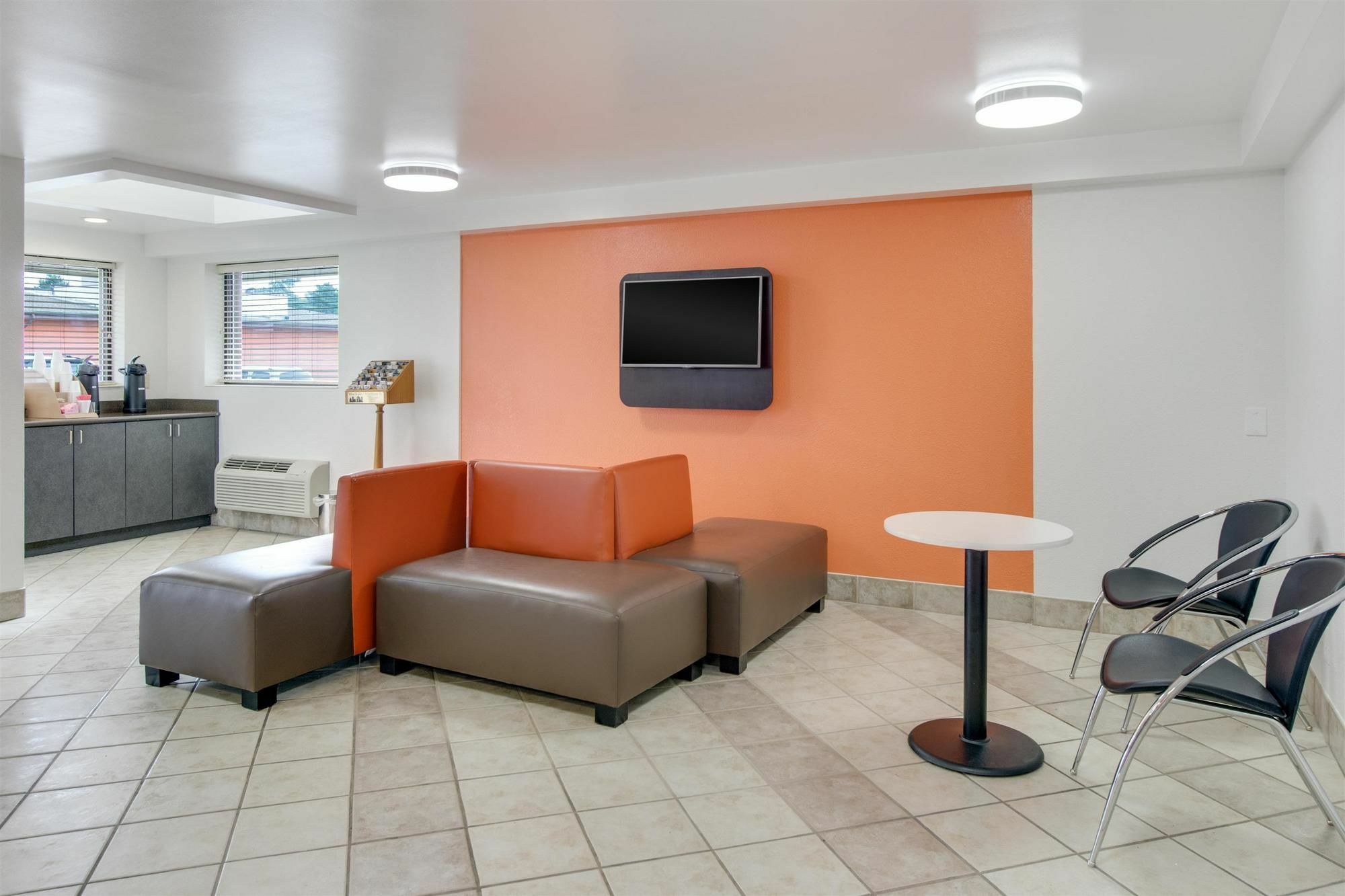 Red Roof Inn Plus+ Columbus - Worthington Eksteriør bilde