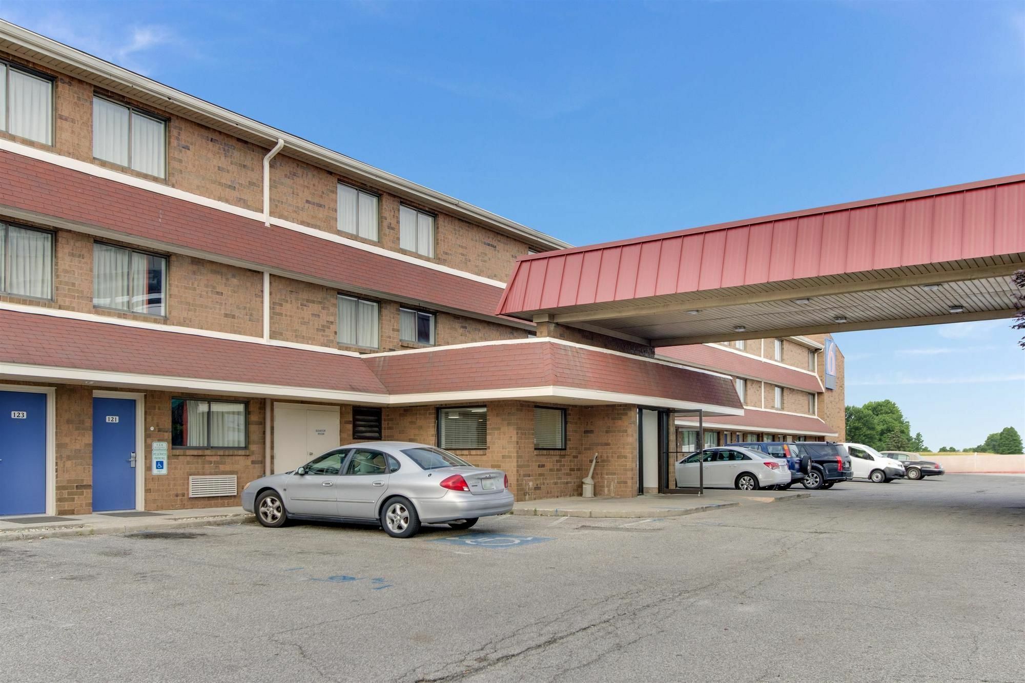 Red Roof Inn Plus+ Columbus - Worthington Eksteriør bilde