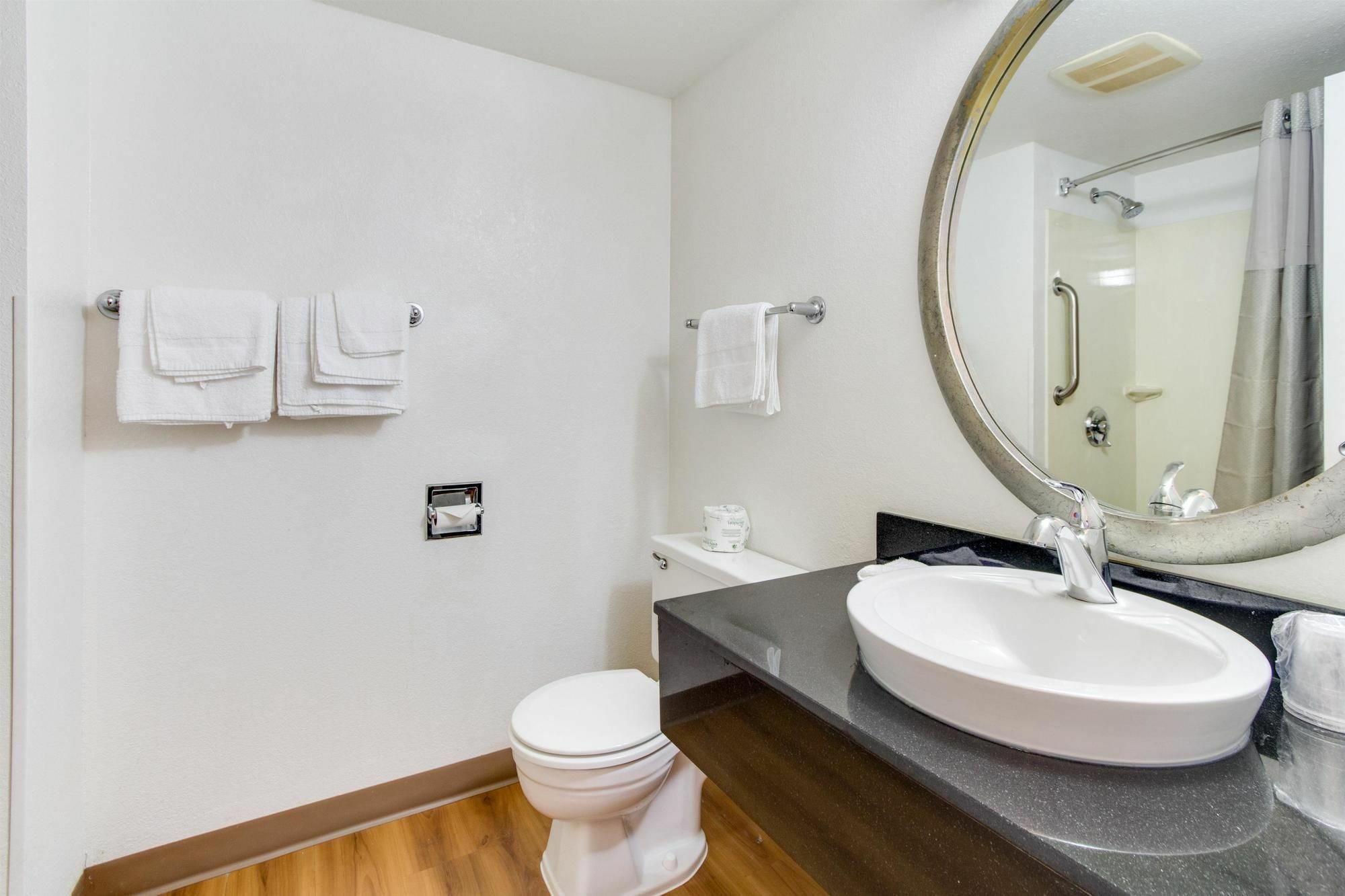 Red Roof Inn Plus+ Columbus - Worthington Eksteriør bilde